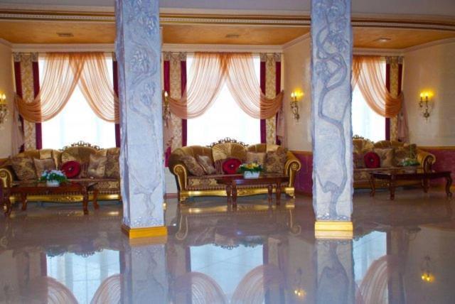 Coliseum Hotel Khmel'nyts'kyy Exterior photo