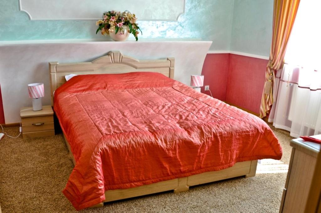 Coliseum Hotel Khmel'nyts'kyy Room photo