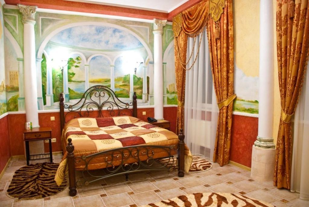 Coliseum Hotel Khmel'nyts'kyy Room photo